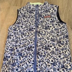Blue flower puffy vest by vineyard vines - girls size medium